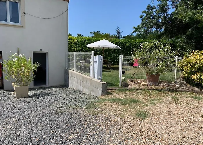 Casa de Férias Maison Avec Jardin Et Parking Prive